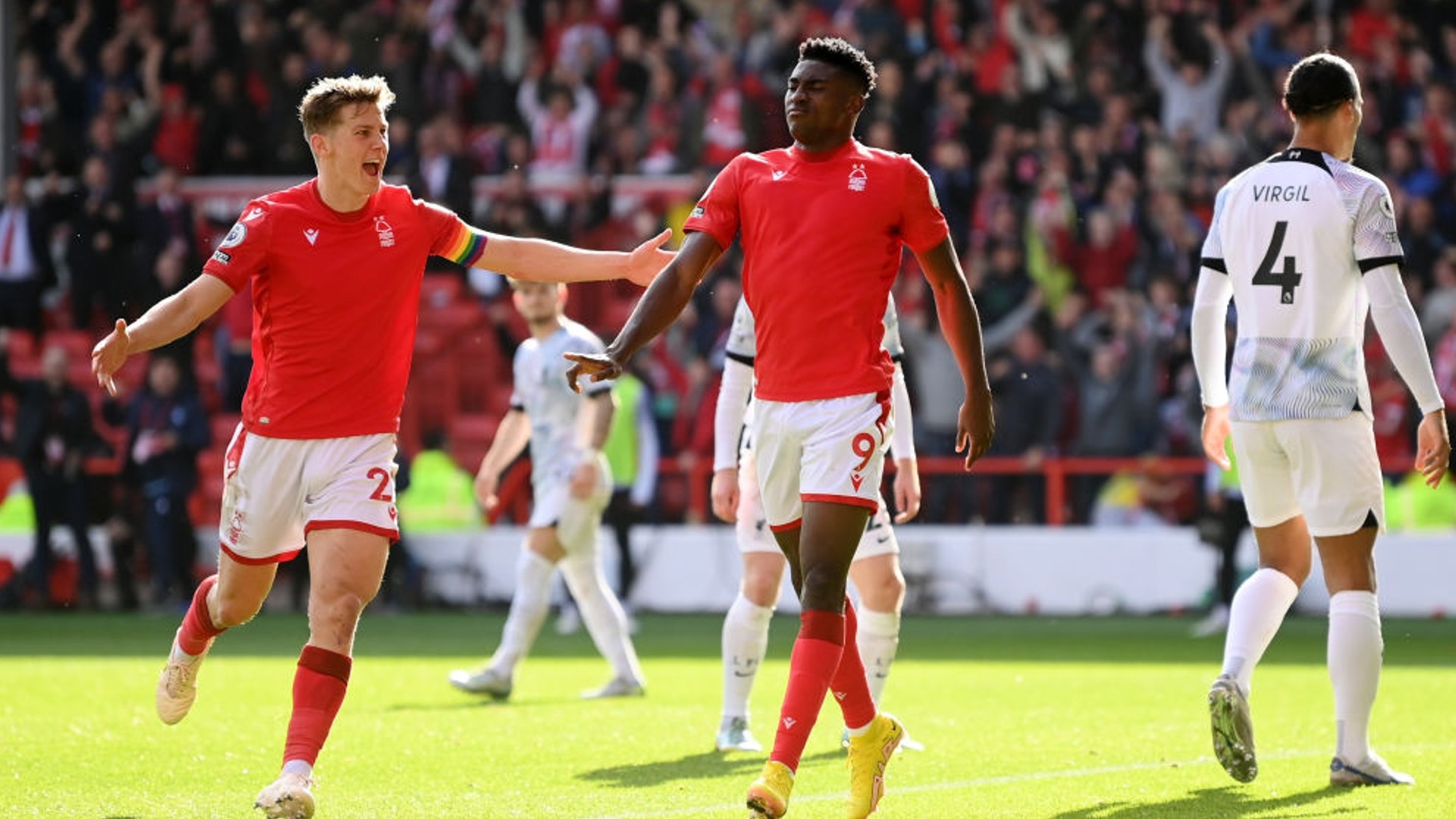 也为他提供 也为他提供